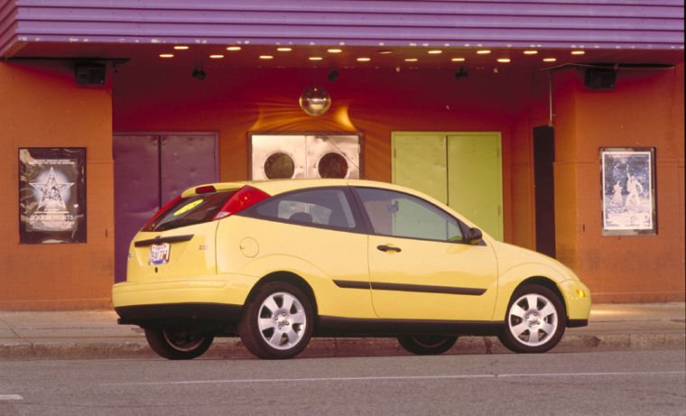 2005 Ford Focus ZX3 Picture